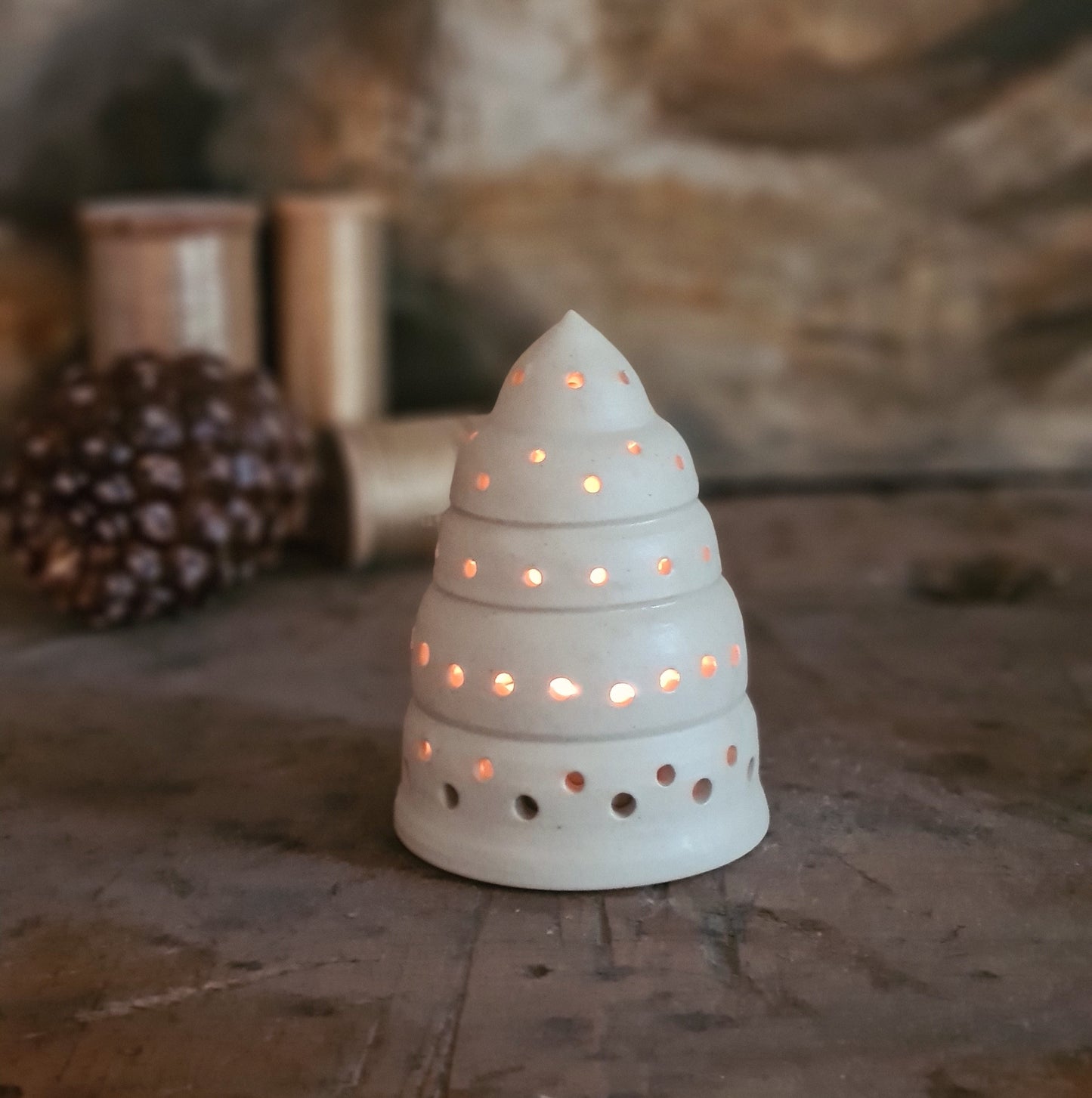 photophore sapin en grès ajouré