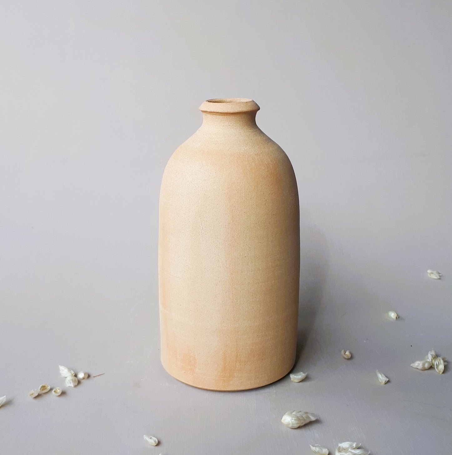 Vase bouteille en grès roux