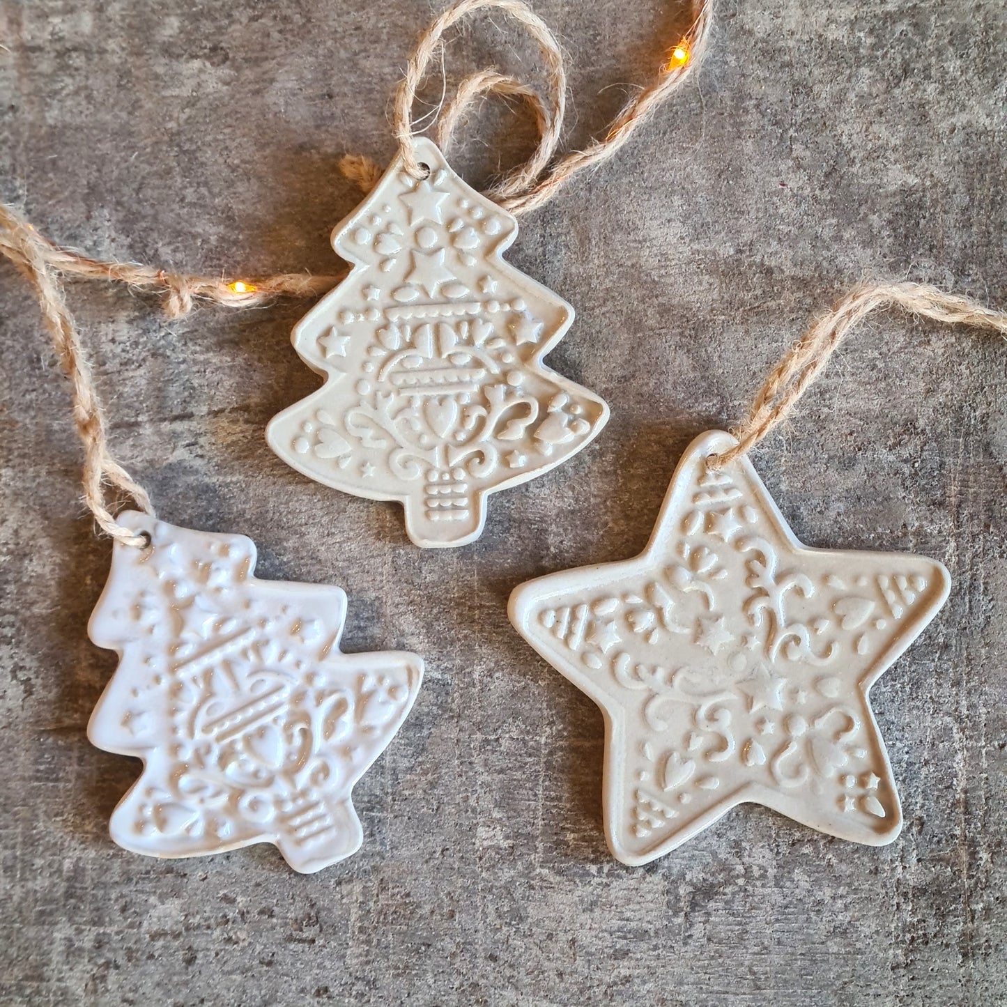 décoration à suspendre en céramique artisanale ; idéal pour sapin de Noël  