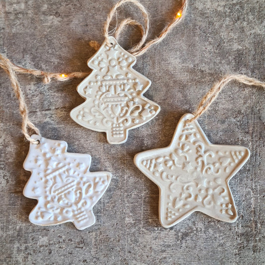 décoration à suspendre en céramique artisanale ; idéal pour sapin de Noël  