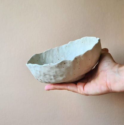bol blanc mat, technique du pincé, effet brut