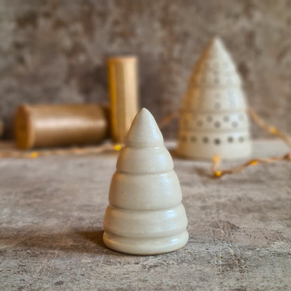 Sapins décoratifs en grès – plusieurs tailles et coloris