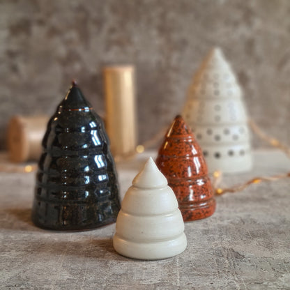 sapin en grès artisanal – différentes tailles et coloris