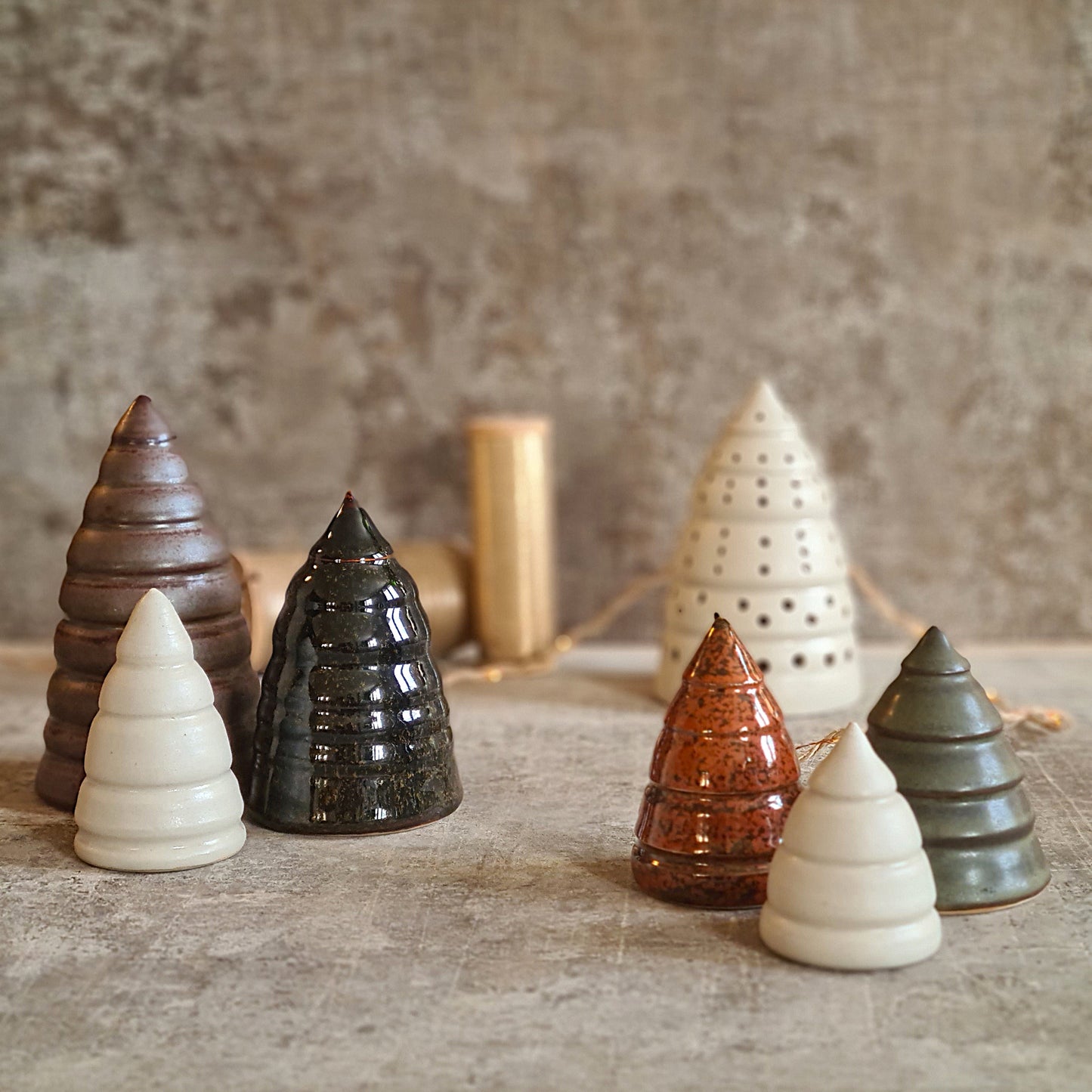 sapin en grès artisanal – différentes tailles et coloris