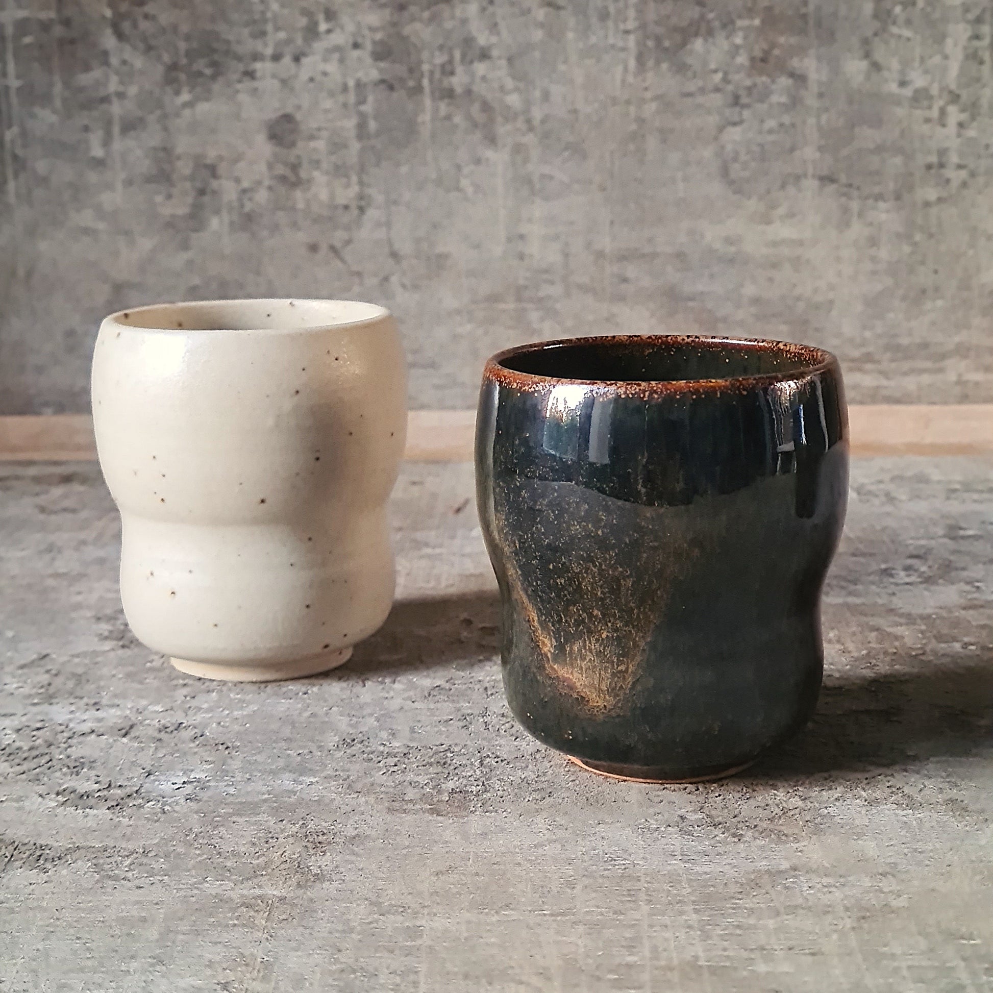 Tasse à thé en grès, forme Yunomi inspirée de la tradition japonaise